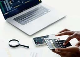 Are you qualified for a job in financial management if you have accounting skills?