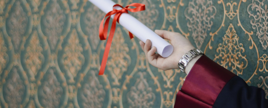 What Are the Benefits of Enrolling in Short Certificate Courses?